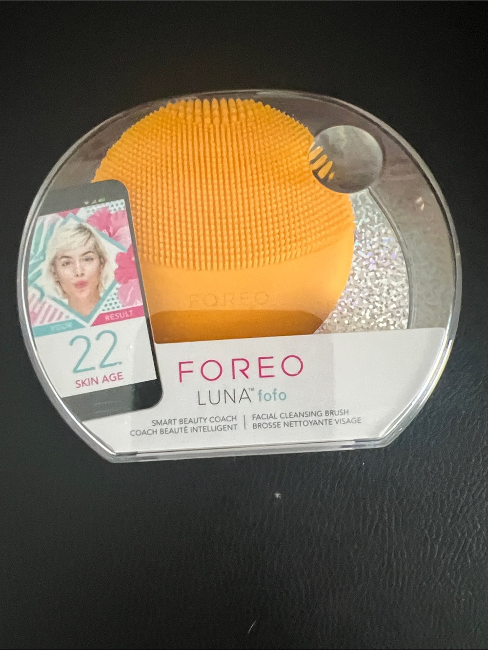 FOREO LUNA fofo Facial Cleansing Brush - Yellow Silicone